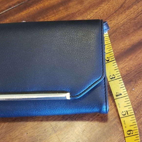 NWT Enzo Angiolini Sleek Matte Black wallet Cross Body Purse Gold Detail - Picture 10 of 10